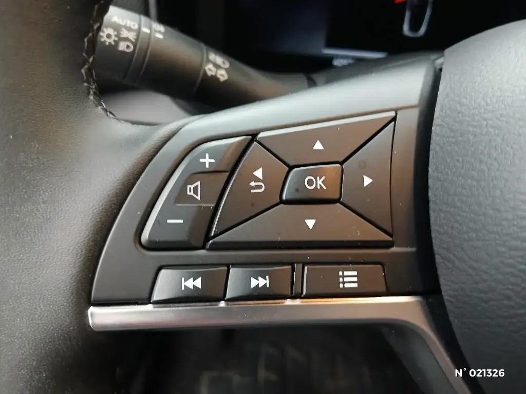 NISSAN JUKE II - Miniature 11