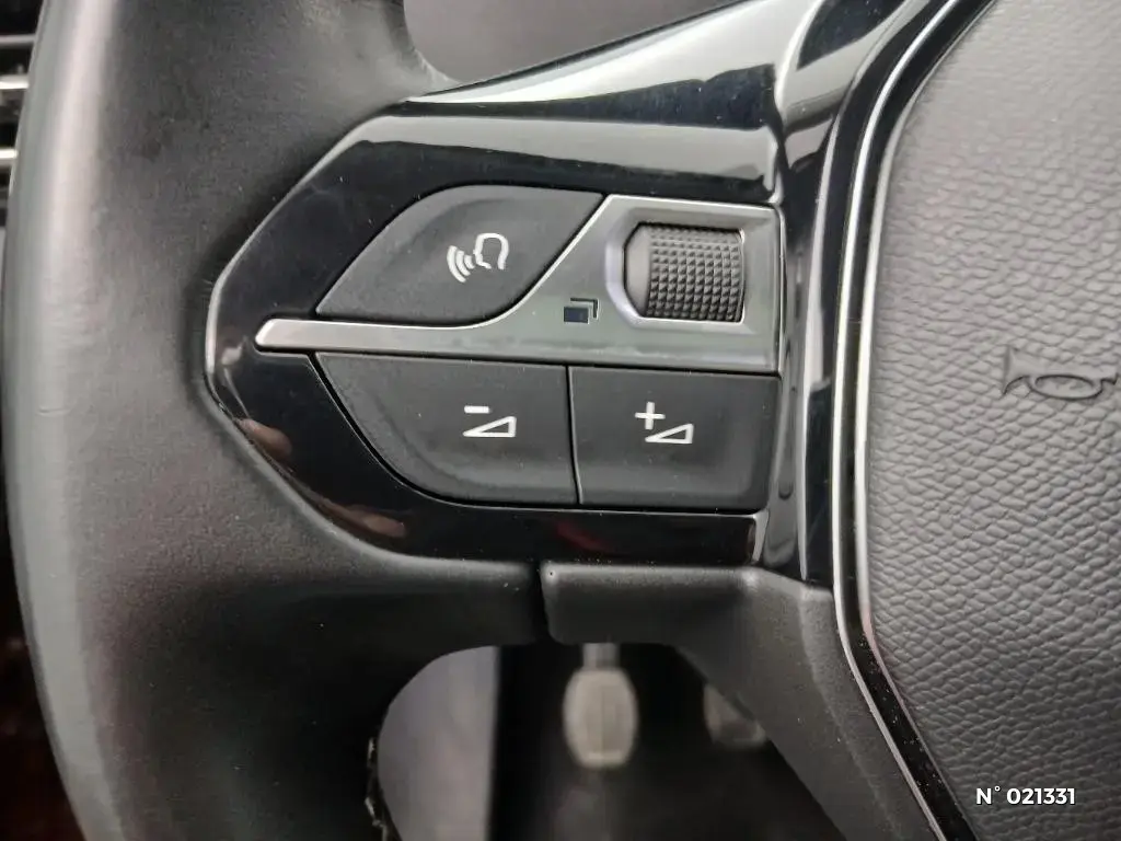 PEUGEOT 3008 II - Miniature 12