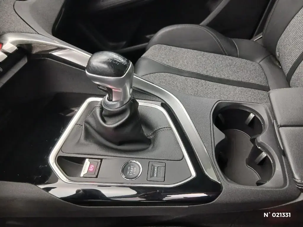 PEUGEOT 3008 II - Miniature 15