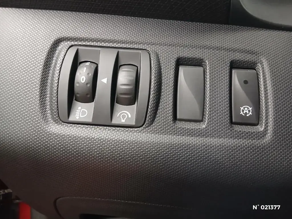 RENAULT CLIO IV - Miniature 10