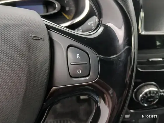 RENAULT CLIO IV - voiture d'occasion - Photo 27