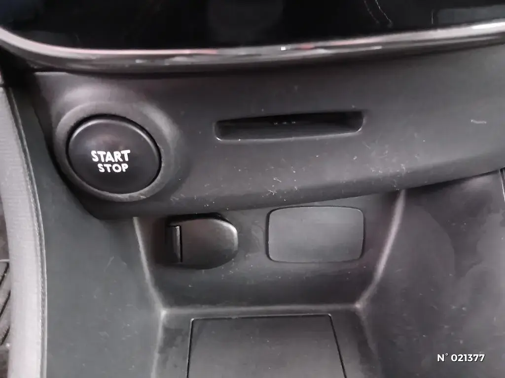 RENAULT CLIO IV - Miniature 15