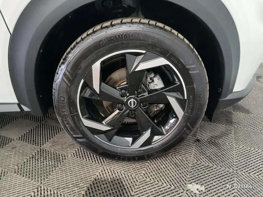 NISSAN JUKE II - Miniature 5