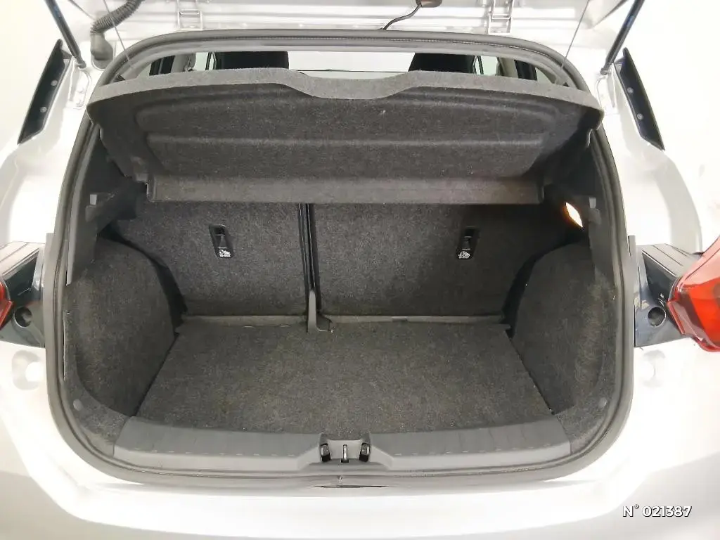NISSAN MICRA V - Miniature 9
