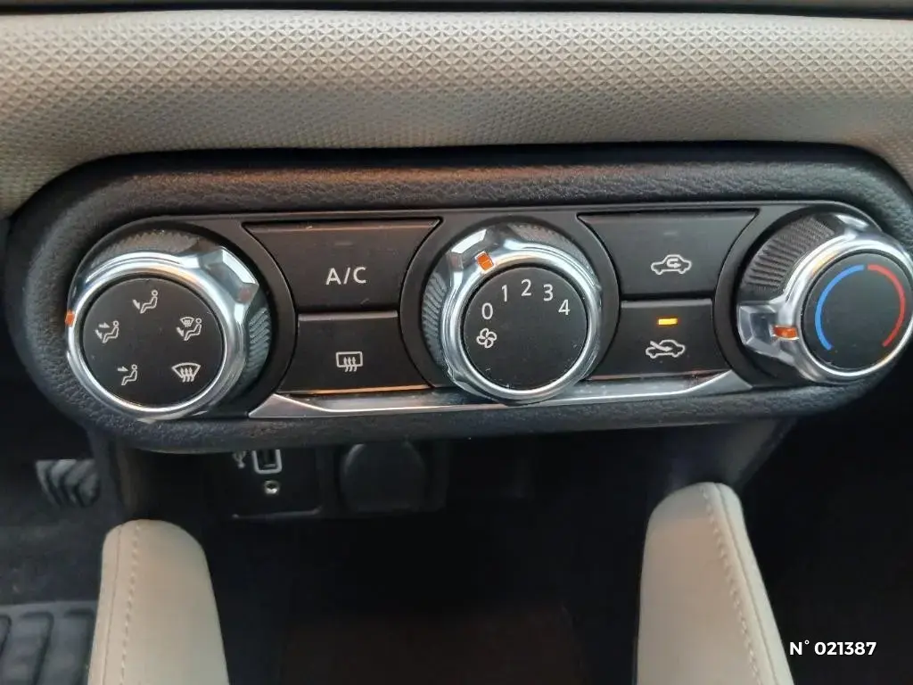 NISSAN MICRA V - Miniature 15