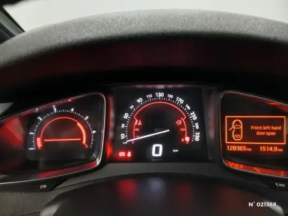 DS DS 5 - voiture d'occasion - Photo 12
