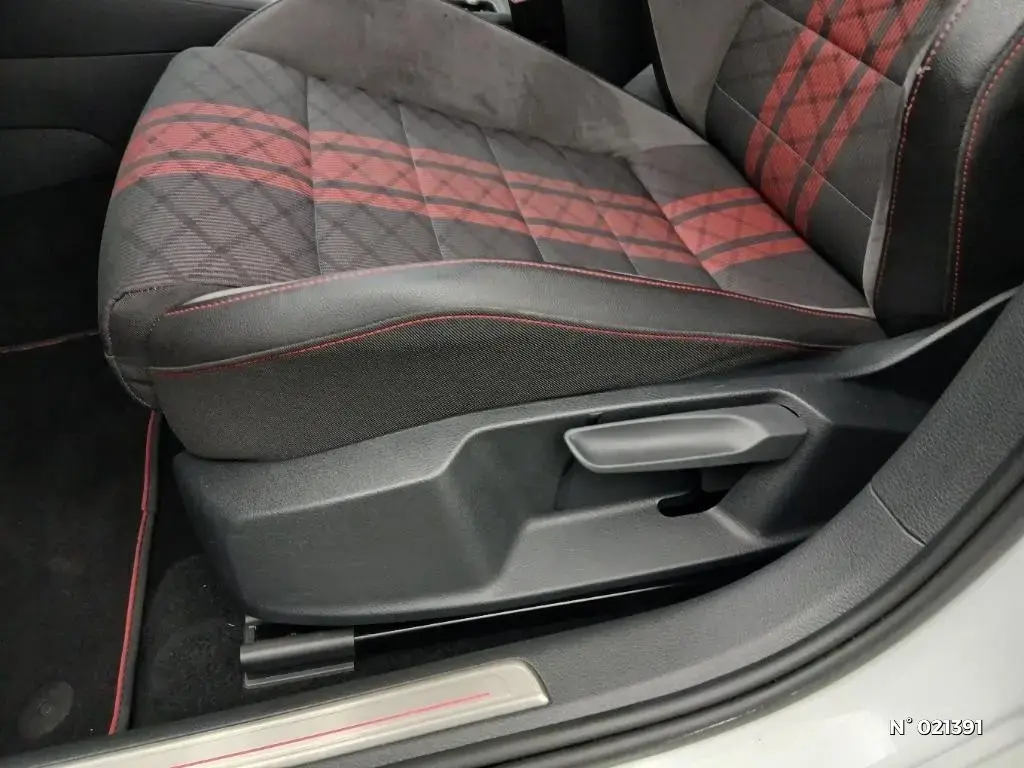 VOLKSWAGEN GOLF VII - Miniature 20