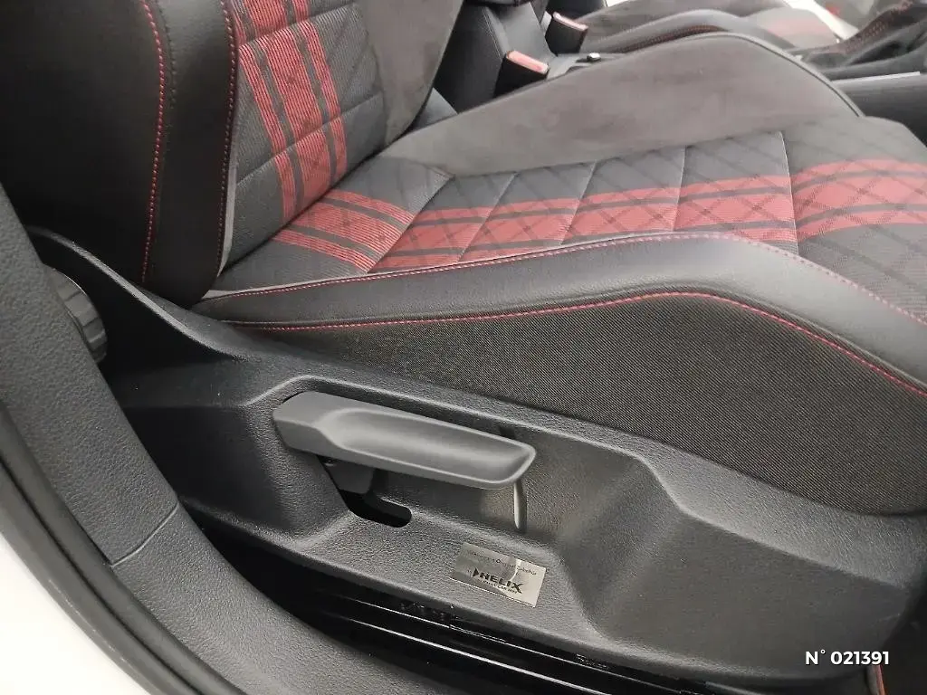 VOLKSWAGEN GOLF VII - Miniature 22