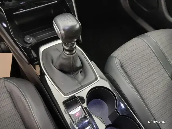 PEUGEOT 2008 II - voiture d'occasion - Photo 27