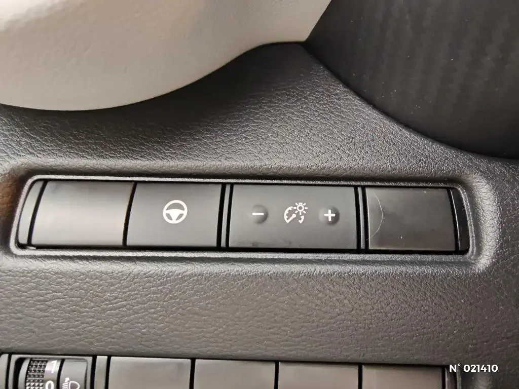 NISSAN JUKE II - Miniature 11