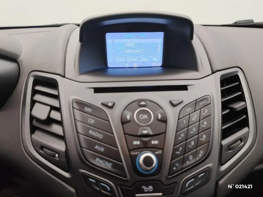 FORD FIESTA VI - Miniature 7