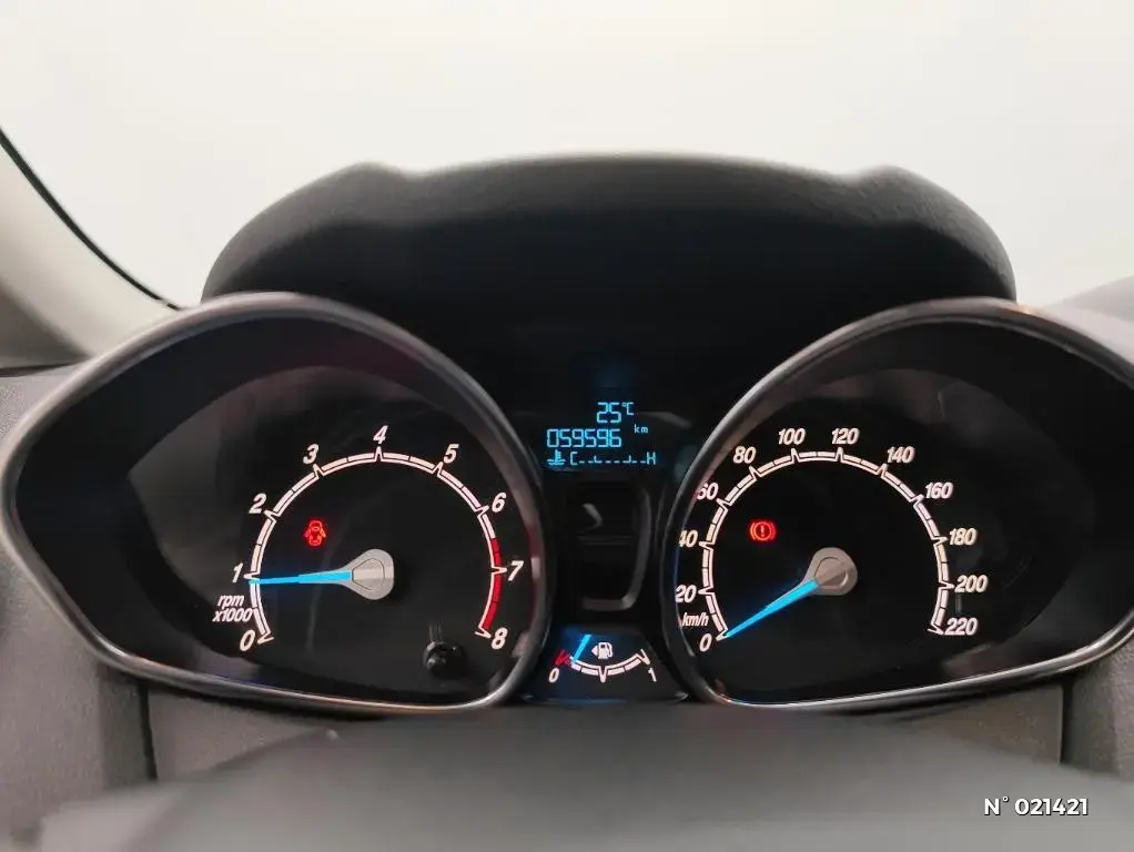FORD FIESTA VI - Miniature 8
