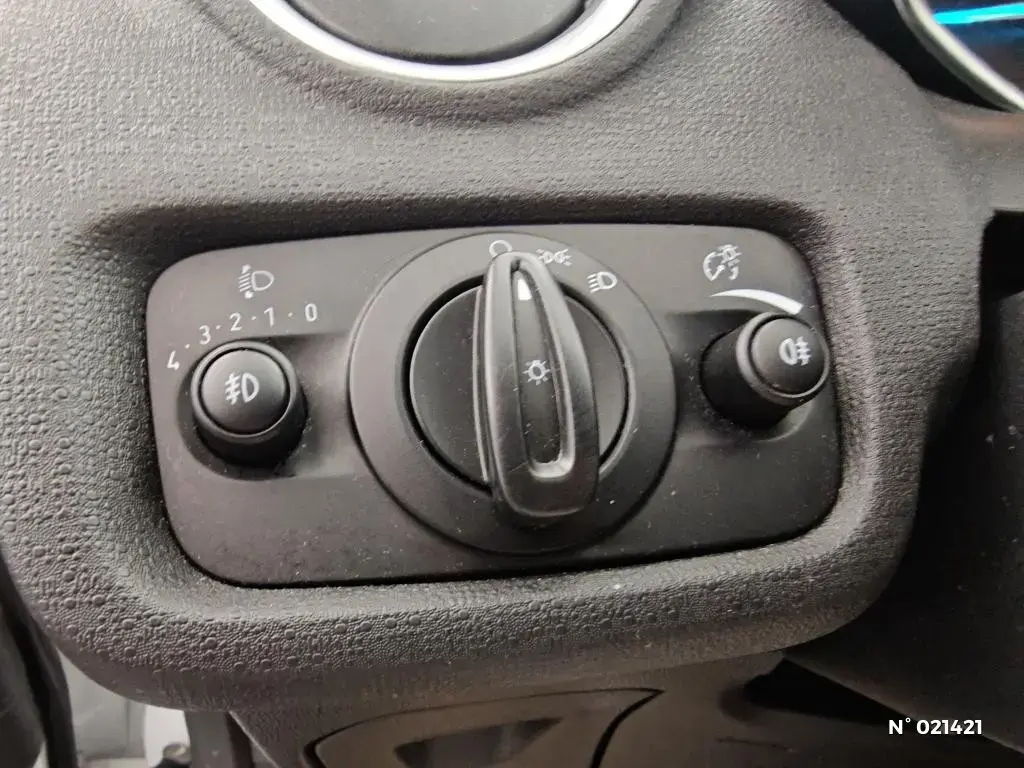 FORD FIESTA VI - Miniature 11