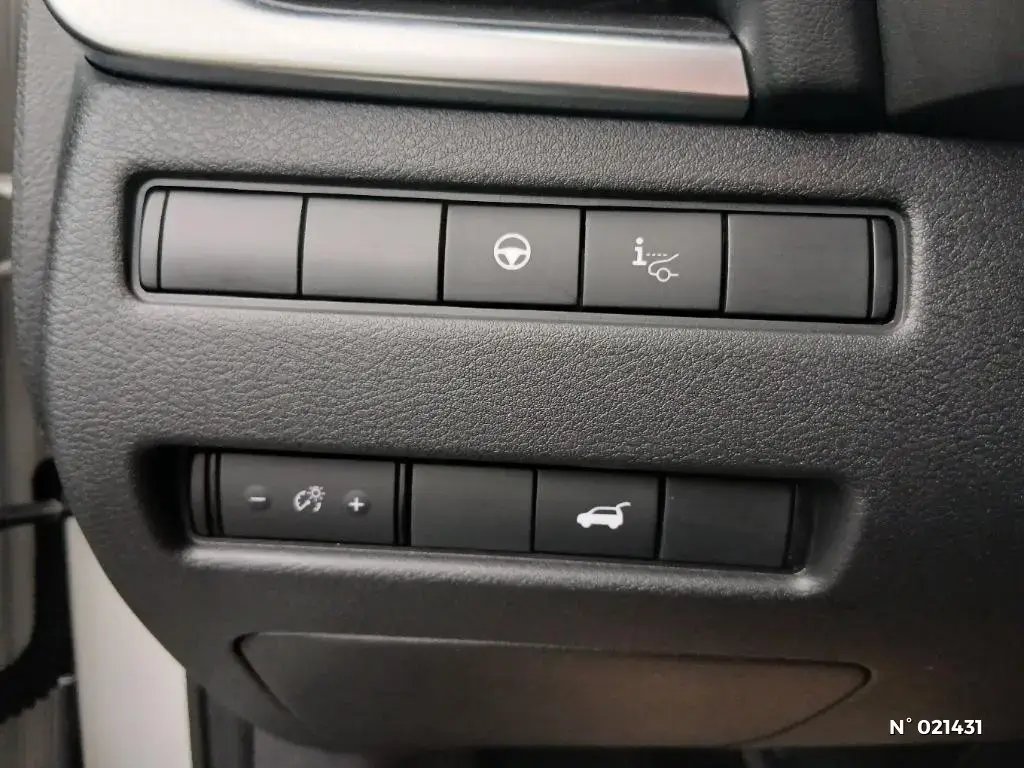 NISSAN X-TRAIL IV - Miniature 7