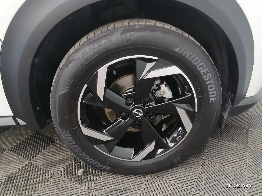 NISSAN JUKE II - Miniature 5