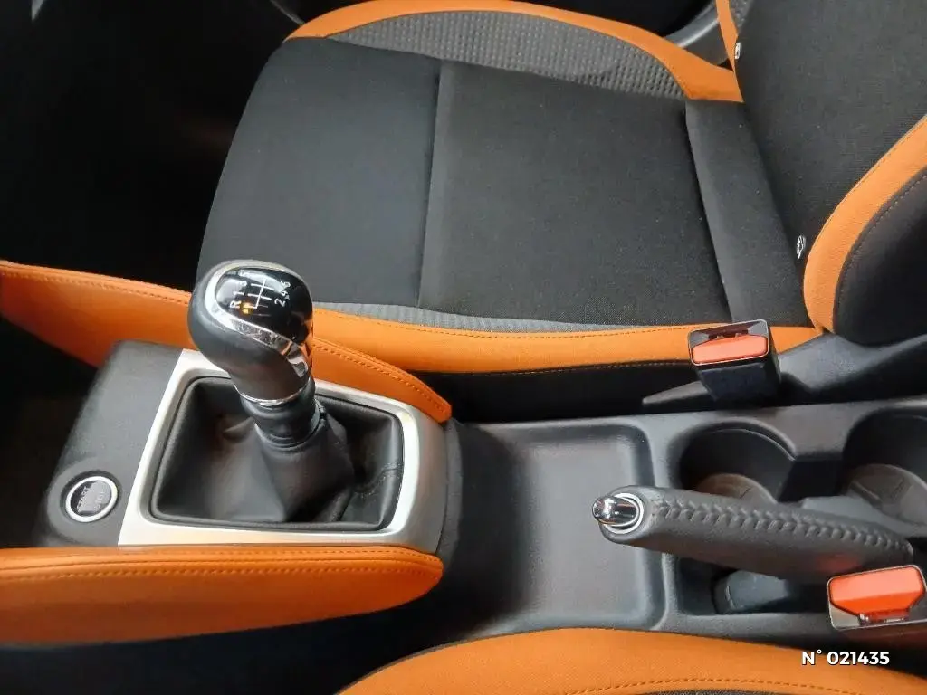 NISSAN MICRA V - Miniature 17