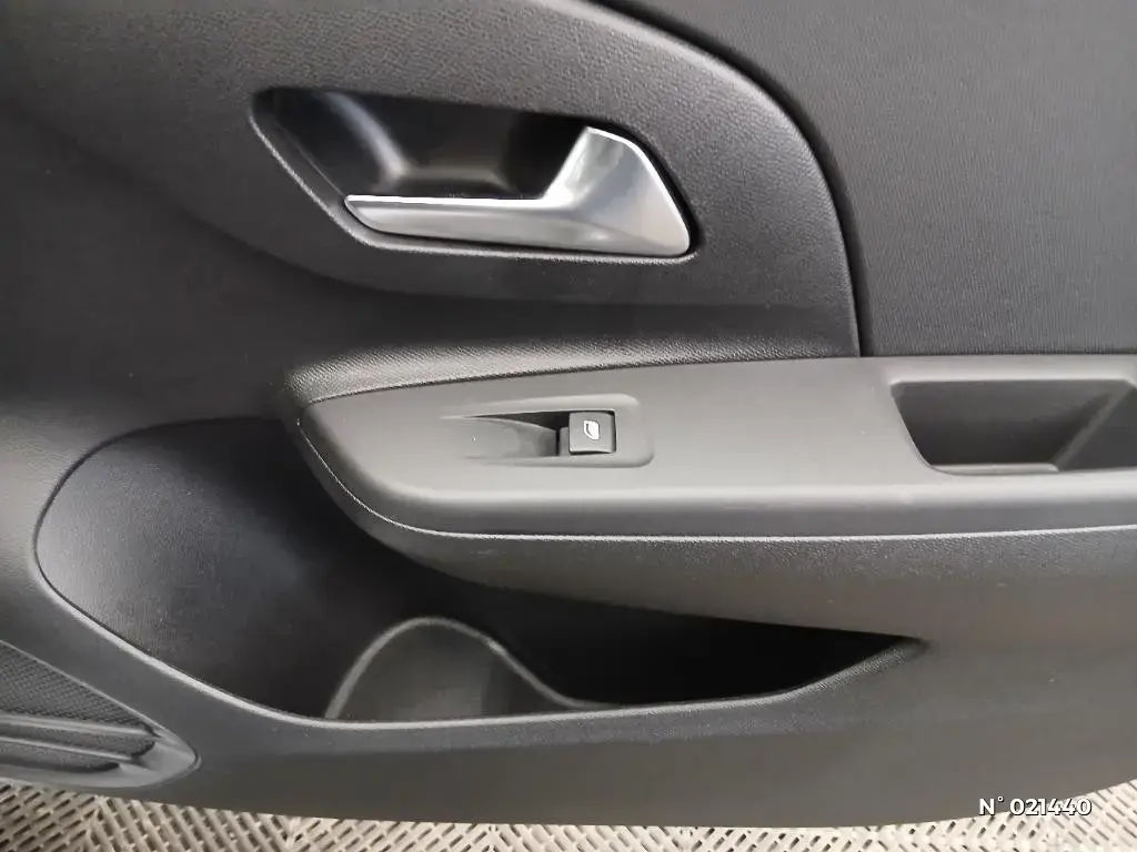 OPEL CORSA F - Miniature 23