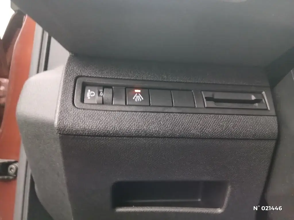 PEUGEOT 5008 II - Miniature 11