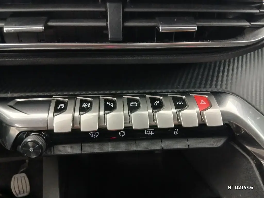 PEUGEOT 5008 II - Miniature 15