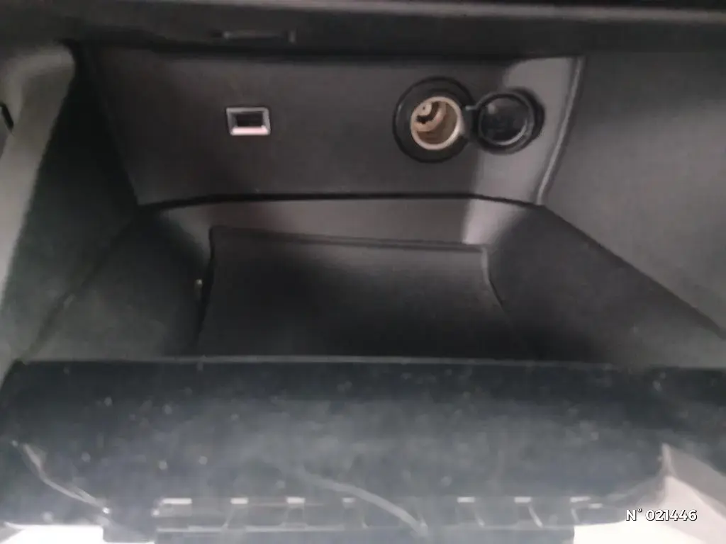 PEUGEOT 5008 II - Miniature 16