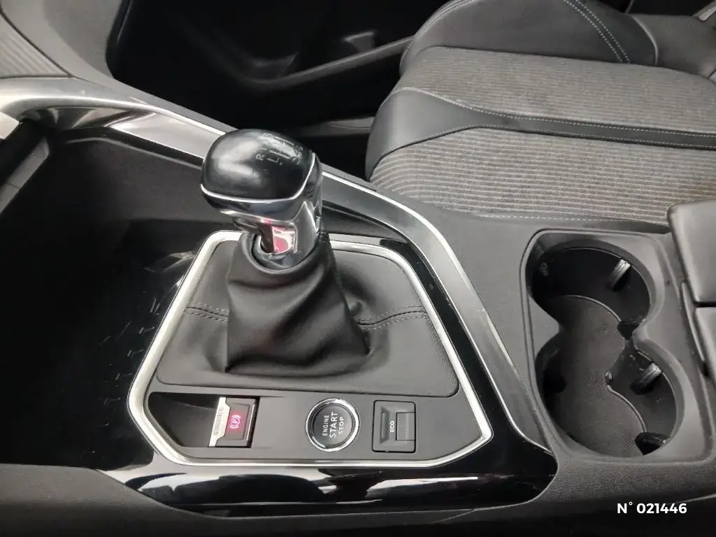 PEUGEOT 5008 II - Miniature 17