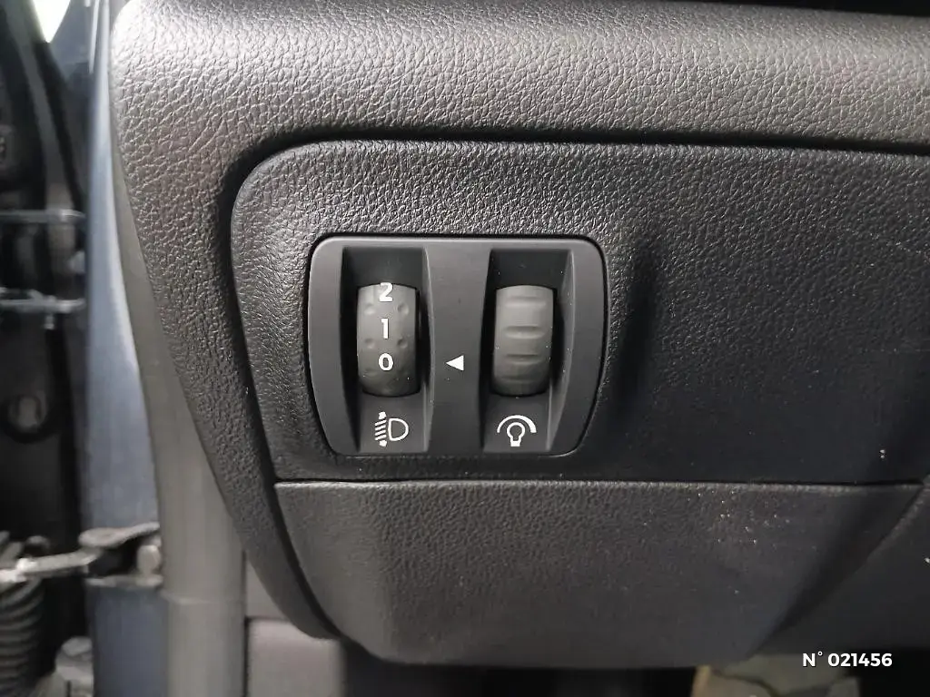 RENAULT MEGANE ESTATE IV - Miniature 11