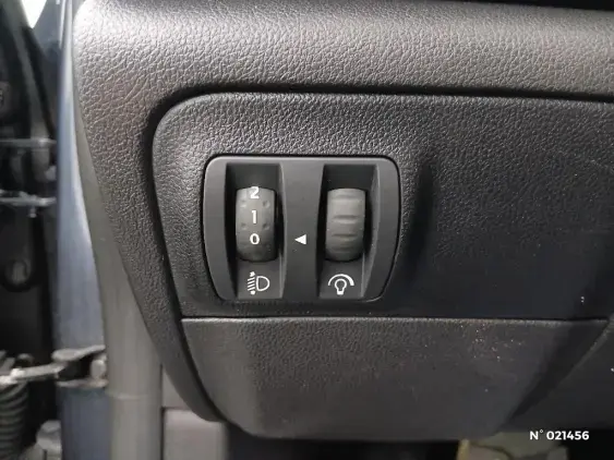 RENAULT MEGANE ESTATE IV - voiture d'occasion - Photo 15