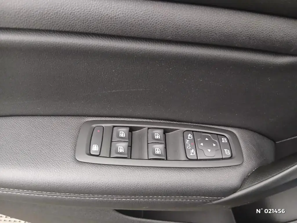 RENAULT MEGANE ESTATE IV - Miniature 12