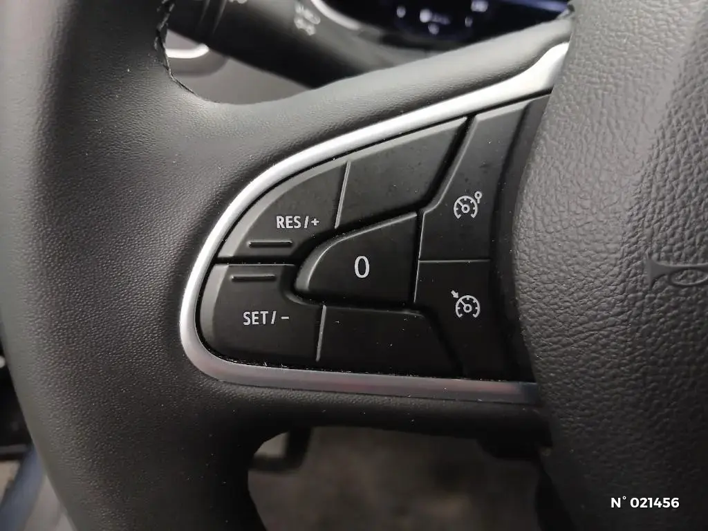 RENAULT MEGANE ESTATE IV - Miniature 13