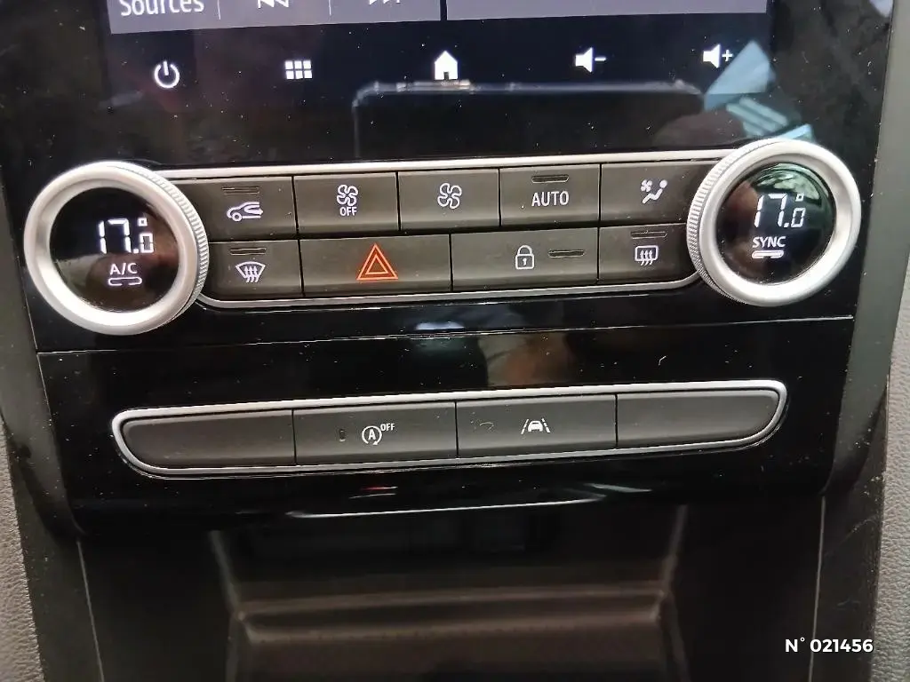 RENAULT MEGANE ESTATE IV - Miniature 16