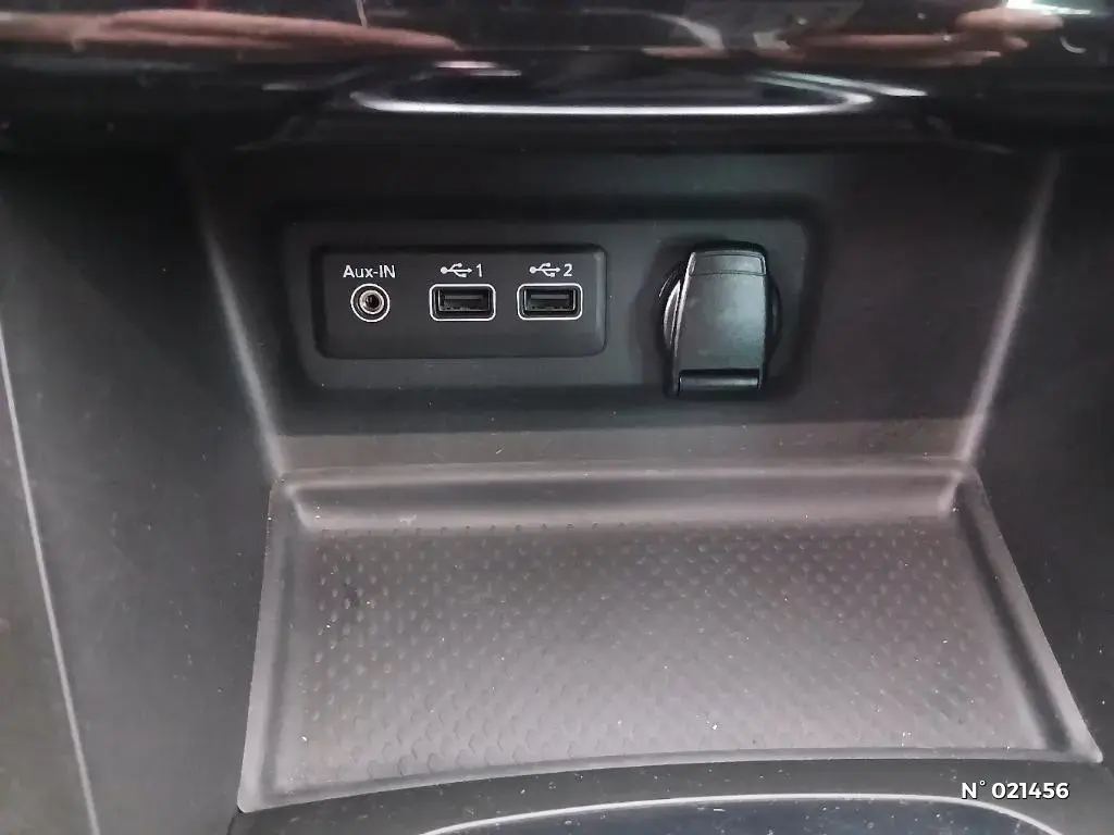 RENAULT MEGANE ESTATE IV - Miniature 17