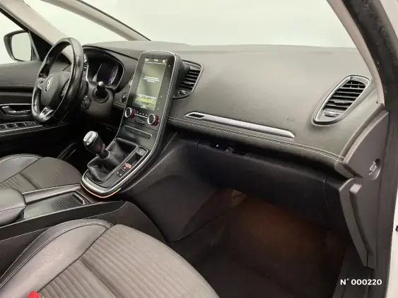 RENAULT SCENIC IV - voiture d'occasion - Photo 10