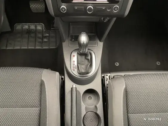 VOLKSWAGEN TOURAN II - voiture d'occasion - Photo 14