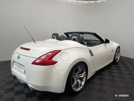 NISSAN 370Z - voiture d'occasion - Photo 26