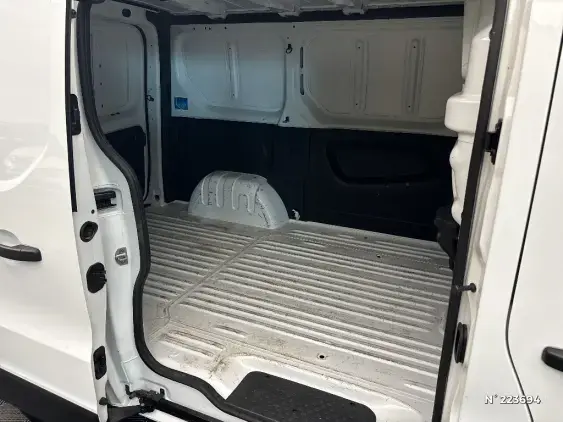 RENAULT TRAFIC FG III - voiture d'occasion - Photo 11