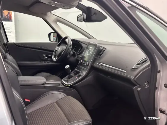 RENAULT SCENIC IV - voiture d'occasion - Photo 10