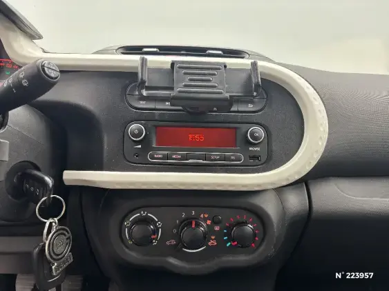 RENAULT TWINGO III - voiture d'occasion - Photo 13