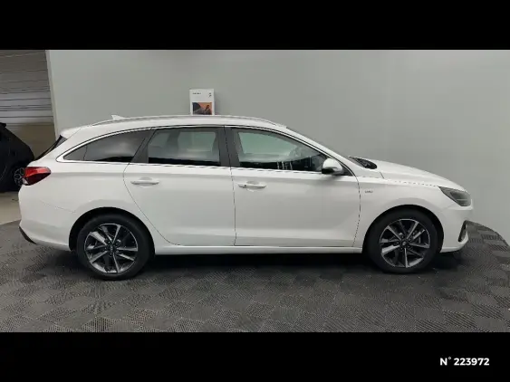 HYUNDAI I30 SW II - voiture d'occasion - Photo 5