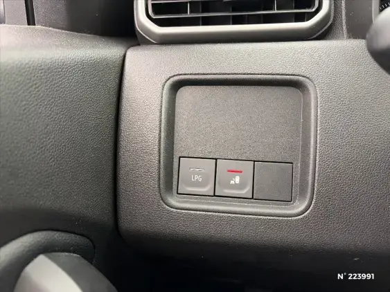 DACIA DUSTER II - voiture d'occasion - Photo 15