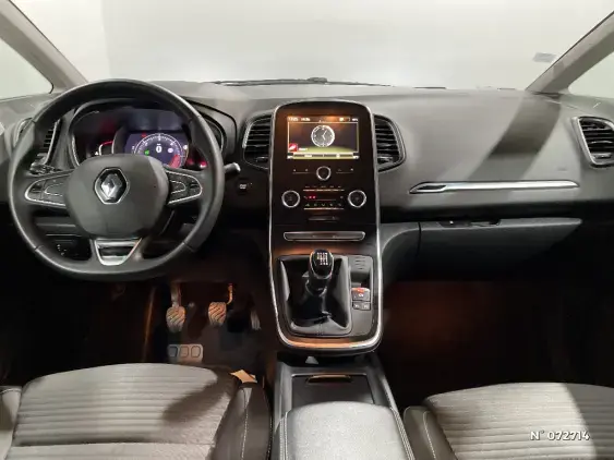 RENAULT SCENIC IV - voiture d'occasion - Photo 9