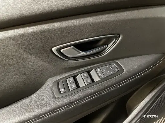 RENAULT SCENIC IV - voiture d'occasion - Photo 25