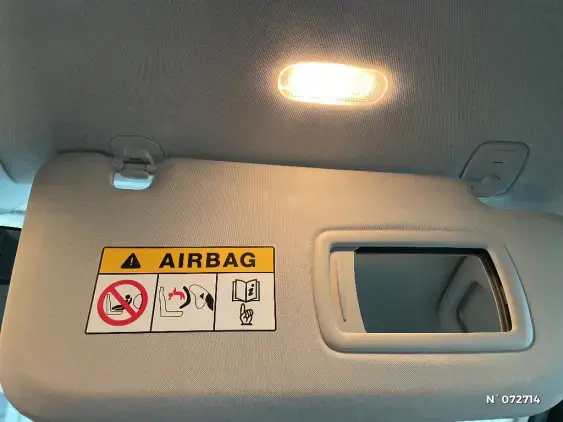 RENAULT SCENIC IV - voiture d'occasion - Photo 36