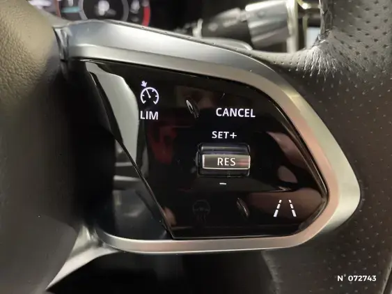 JAGUAR XE - voiture d'occasion - Photo 26