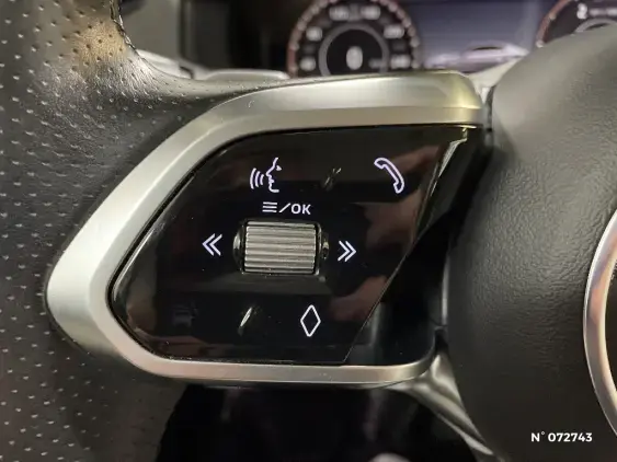 JAGUAR XE - voiture d'occasion - Photo 27