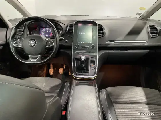 RENAULT SCENIC IV - voiture d'occasion - Photo 9
