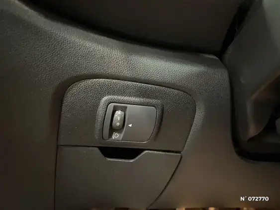 RENAULT SCENIC IV - voiture d'occasion - Photo 15