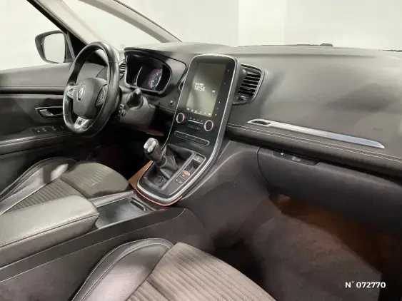 RENAULT SCENIC IV - voiture d'occasion - Photo 10