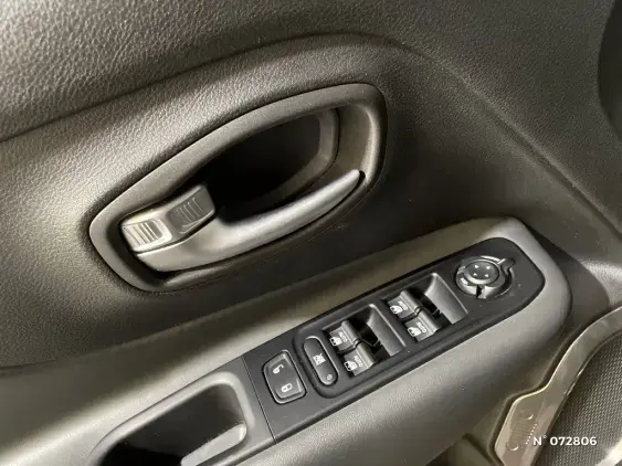 JEEP RENEGADE - voiture d'occasion - Photo 26