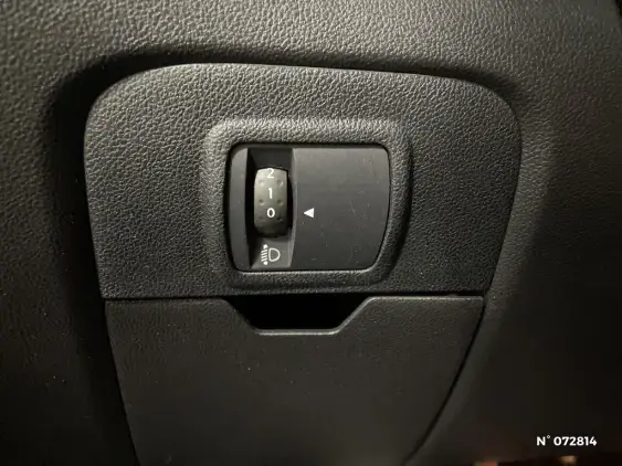 RENAULT SCENIC IV - voiture d'occasion - Photo 15