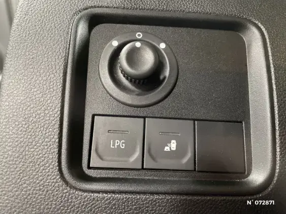 DACIA DUSTER II - voiture d'occasion - Photo 15